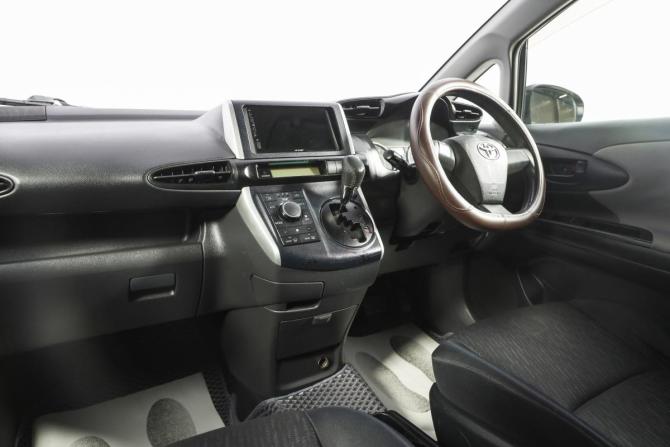 Toyota Wish II с пробегом 2010 года, цена 1 099 000 рублей, 215555 км, минивэн, Автокод Объявления