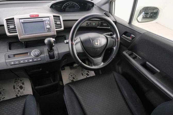 Honda Freed I Рестайлинг с пробегом 2012 года, цена 1 029 000 рублей, 118000 км, компактвэн, Автокод Объявления