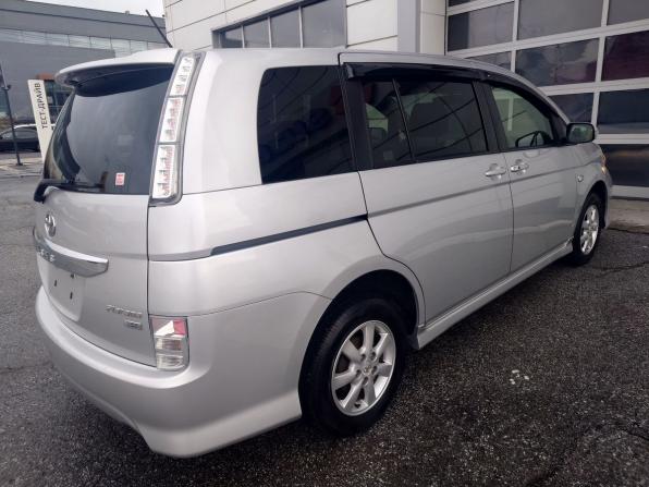 Toyota ISis I Рестайлинг с пробегом 2012 года, цена 1 350 000 рублей, 92650 км, компактвэн, Автокод Объявления