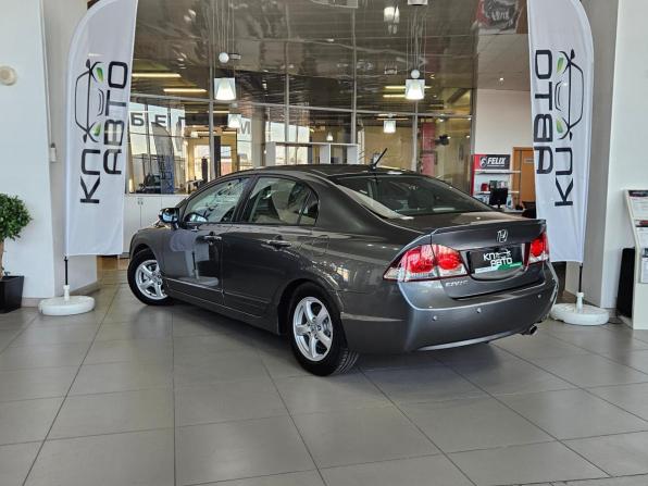 Honda Civic VIII Рестайлинг с пробегом 2009 года, цена 645 000 рублей, 228000 км, седан, Автокод Объявления