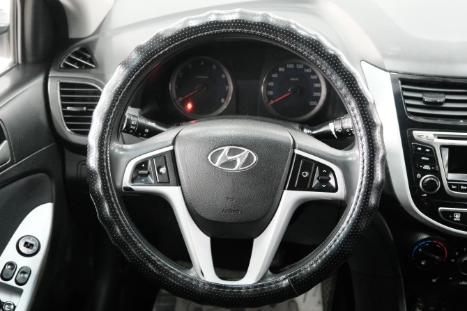 Hyundai Solaris I Рестайлинг с пробегом 2016 года, цена 1 139 000 рублей, 177000 км, седан, Автокод Объявления