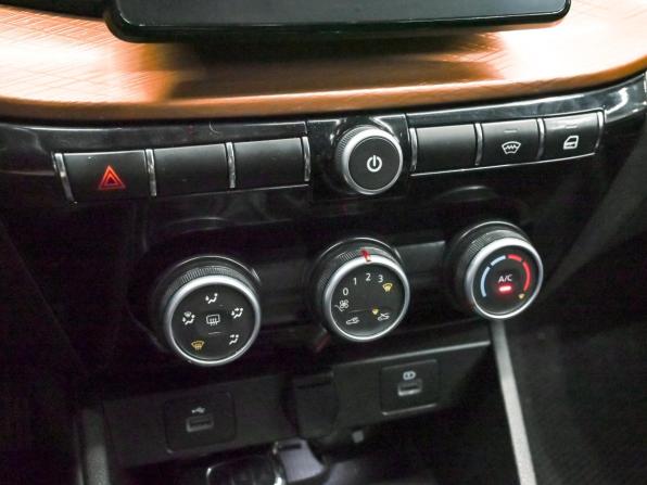 Lada (ВАЗ) Vesta I Рестайлинг (NG) с пробегом 2023 года, цена 1 250 000 рублей, 45063 км, седан, Автокод Объявления