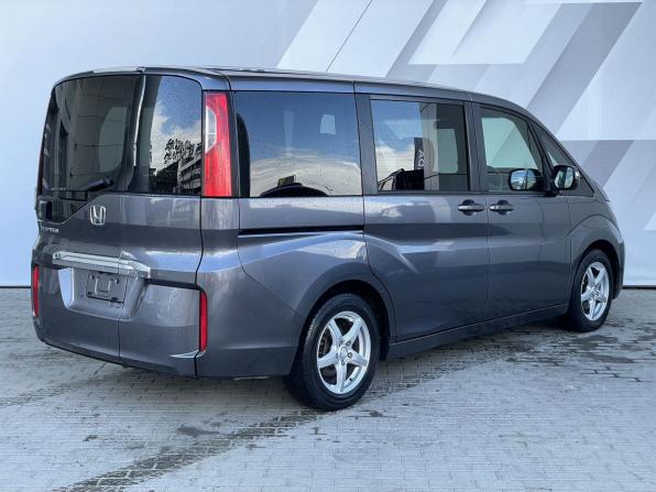 Honda Stepwgn V Рестайлинг с пробегом 2019 года, цена 1 798 000 рублей, 116468 км, минивэн, Автокод Объявления