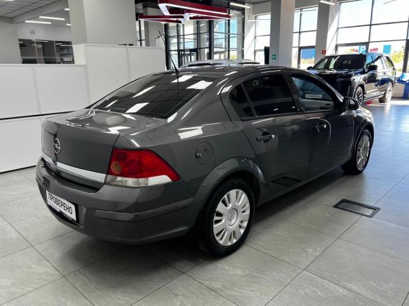 Opel Astra H Рестайлинг с пробегом 2011 года, цена 500 000 рублей, 242877 км, седан, Автокод Объявления