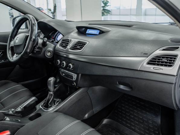 Renault Fluence I Рестайлинг с пробегом 2013 года, цена 562 000 рублей, 201000 км, седан, Автокод Объявления