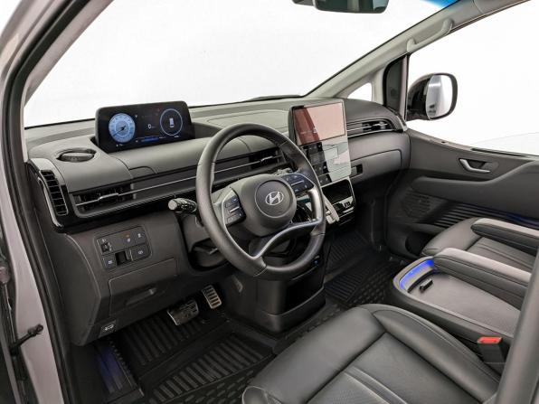 Hyundai Staria I с пробегом 2024 года, цена 6 414 500 рублей, 10142 км, минивэн, Автокод Объявления
