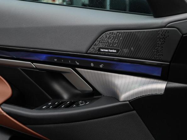 BMW 5 серии VIII (G60/G61/G68) с пробегом 2024 года, цена 8 200 000 рублей, 11474 км, седан, Автокод Объявления