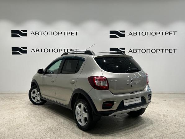 Renault Sandero II с пробегом 2017 года, цена 949 000 рублей, 122824 км, хэтчбек, Автокод Объявления