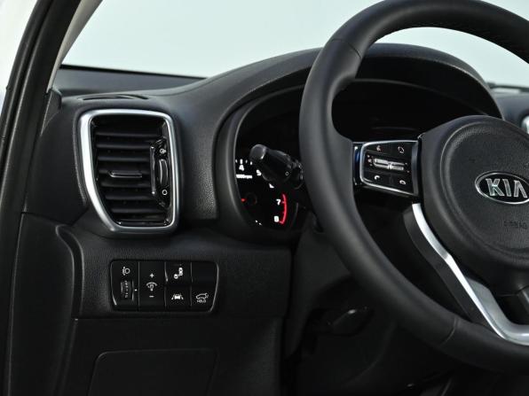 Kia Sportage IV с пробегом 2018 года, цена 2 199 000 рублей, 195000 км, внедорожник, Автокод Объявления
