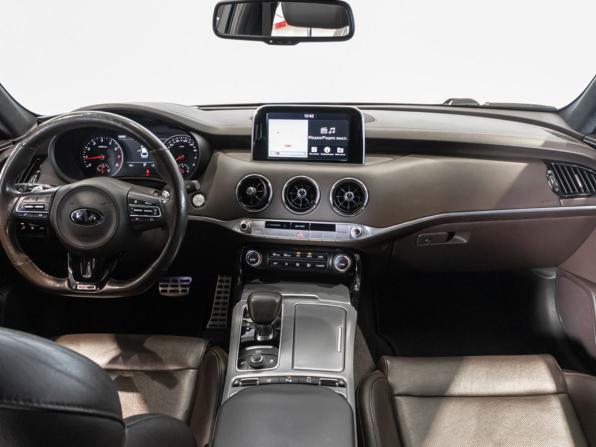 Kia Stinger I с пробегом 2018 года, цена 3 100 000 рублей, 124600 км, лифтбек, Автокод Объявления