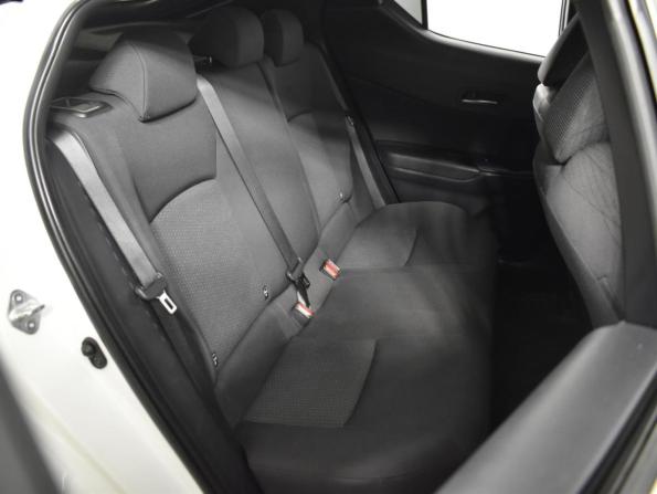 Toyota C-HR I с пробегом 2018 года, цена 1 935 900 рублей, 136148 км, внедорожник, Автокод Объявления