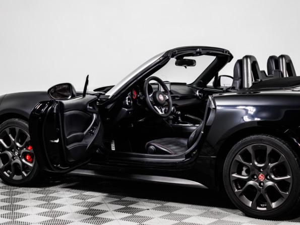 Fiat 124 Spider I с пробегом 2017 года, цена 3 118 500 рублей, 63965 км, родстер, Автокод Объявления