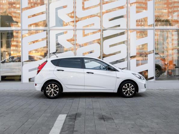 Hyundai Solaris I с пробегом 2014 года, цена 927 000 рублей, 139634 км, хэтчбек, Автокод Объявления