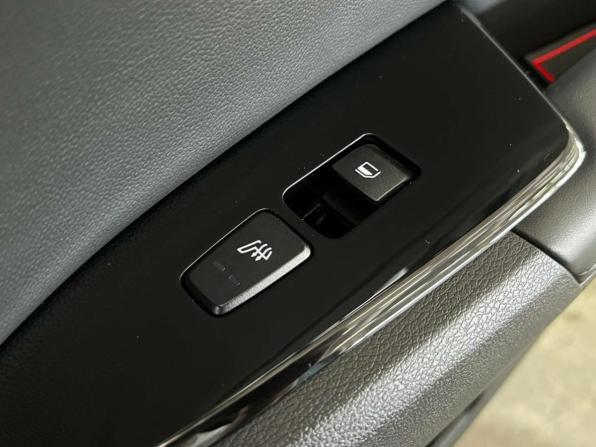 Kia Sportage V с пробегом 2023 года, цена 3 450 000 рублей, 43000 км, внедорожник, Автокод Объявления