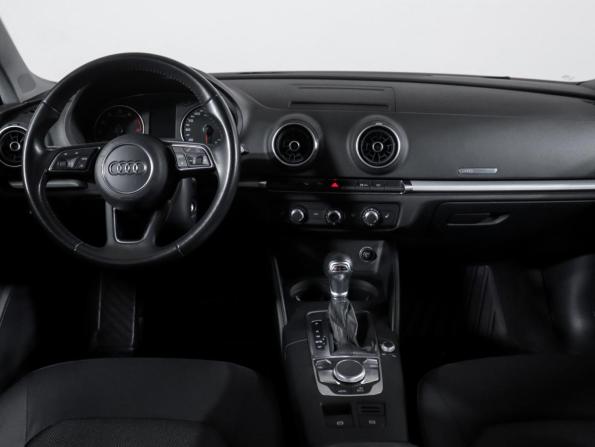 Audi A3 III (8V) Рестайлинг с пробегом 2016 года, цена 1 938 000 рублей, 58240 км, седан, Автокод Объявления