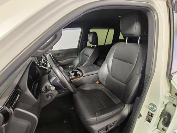 Toyota Land Cruiser 300 Series с пробегом 2022 года, цена 8 999 000 рублей, 104712 км, внедорожник, Автокод Объявления