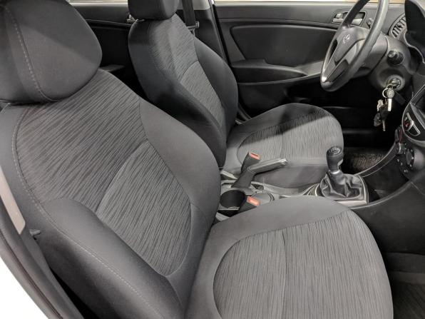 Hyundai Solaris I Рестайлинг с пробегом 2015 года, цена 950 000 рублей, 80350 км, хэтчбек, Автокод Объявления