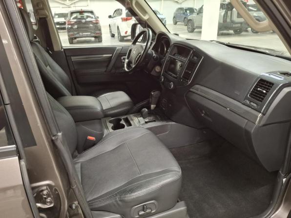Mitsubishi Pajero IV Рестайлинг 1 с пробегом 2014 года, цена 2 699 000 рублей, 141501 км, внедорожник, Автокод Объявления