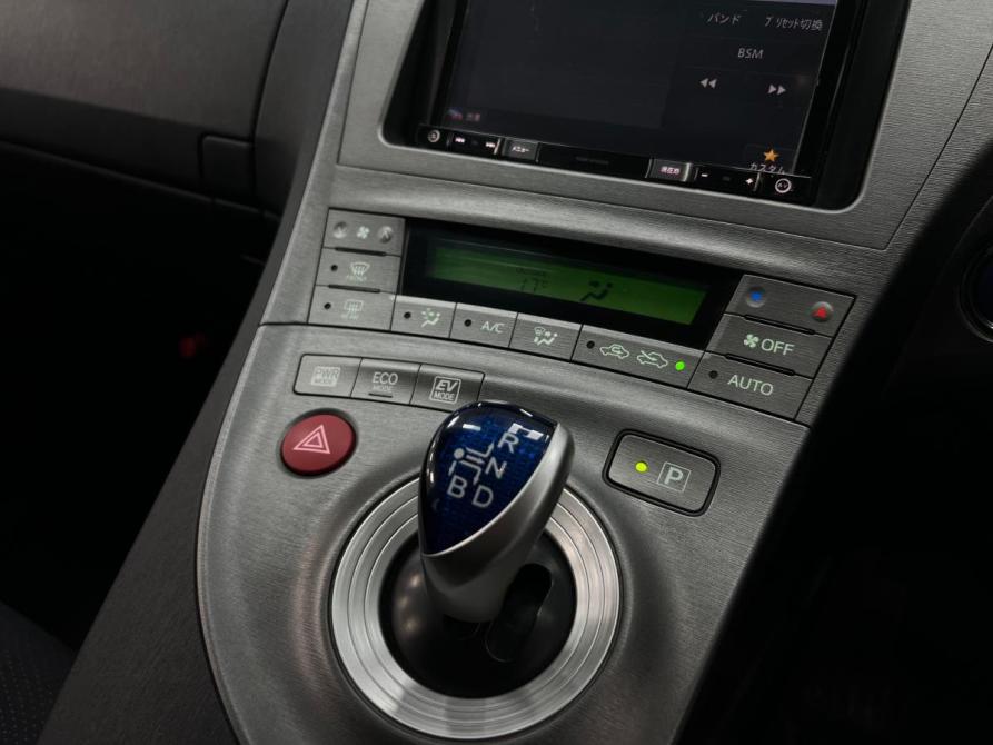 Toyota Prius III Рестайлинг (XW30) Казань  - изображение 18