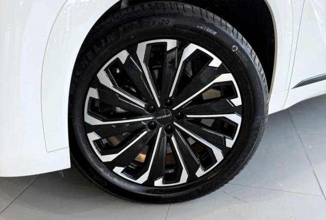 Jaecoo J8 с пробегом 2024 года, цена 3 100 000 рублей, 10363 км, внедорожник, Автокод Объявления