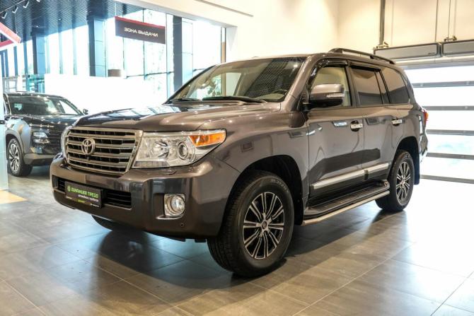 Toyota Land Cruiser 200 Series Рестайлинг 1 с пробегом 2013 года, цена 3 630 000 рублей, 221571 км, внедорожник, Автокод Объявления