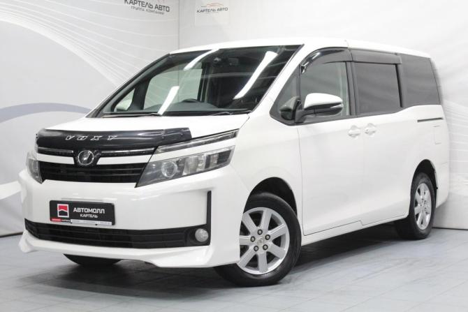 Toyota Voxy III (R80) с пробегом 2014 года, цена 1 679 000 рублей, 196000 км, минивэн, Автокод Объявления