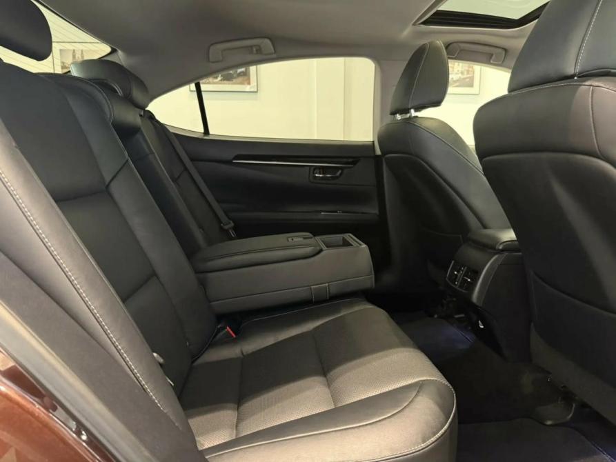 Lexus ES VI Рестайлинг Калининград  - изображение 16