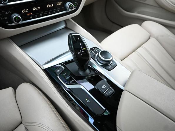 BMW 5 серии VII (G30/G31/G38) с пробегом 2019 года, цена 2 899 000 рублей, 119217 км, универсал, Автокод Объявления