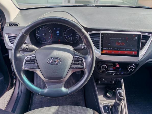 Hyundai Solaris II с пробегом 2019 года, цена 1 350 000 рублей, 117931 км, седан, Автокод Объявления