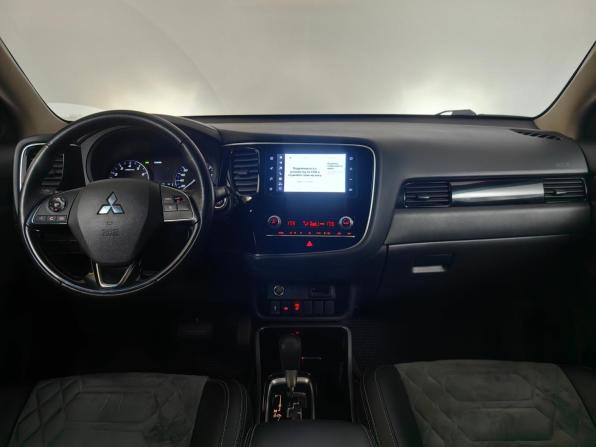 Mitsubishi Outlander III Рестайлинг 3 с пробегом 2021 года, цена 2 499 000 рублей, 103985 км, внедорожник, Автокод Объявления