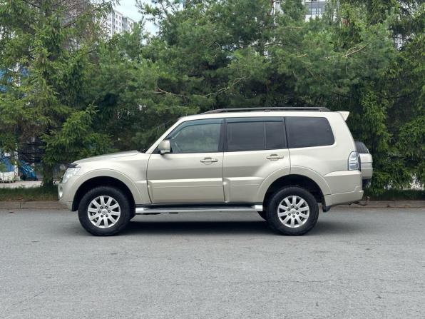 Mitsubishi Pajero IV Рестайлинг 1 с пробегом 2012 года, цена 1 830 000 рублей, 323295 км, внедорожник, Автокод Объявления