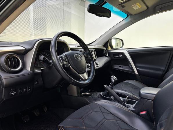 Toyota RAV4 IV (XA40) с пробегом 2013 года, цена 1 790 000 рублей, 203374 км, внедорожник, Автокод Объявления
