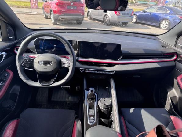 Geely Coolray I Рестайлинг с пробегом 2023 года, цена 2 059 000 рублей, 28219 км, внедорожник, Автокод Объявления