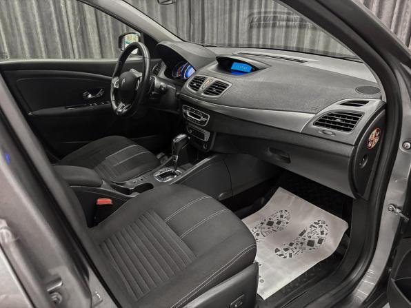 Renault Fluence I Рестайлинг с пробегом 2016 года, цена 829 000 рублей, 158000 км, седан, Автокод Объявления