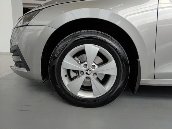 Skoda Octavia IV (A8) с пробегом 2021 года, цена 2 551 000 рублей, 41237 км, лифтбек, Автокод Объявления