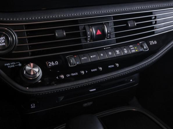 Lexus LS V Рестайлинг с пробегом 2021 года, цена 5 990 000 рублей, 158389 км, седан, Автокод Объявления