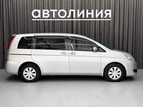 Toyota ISis I Рестайлинг с пробегом 2010 года, цена 1 089 000 рублей, 236000 км, минивэн, Автокод Объявления