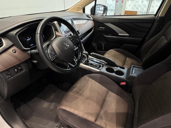 Mitsubishi Xpander I Рестайлинг с пробегом 2023 года, цена 2 550 000 рублей, 30058 км, внедорожник, Автокод Объявления