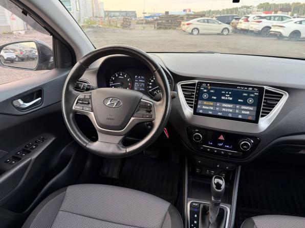 Hyundai Solaris II с пробегом 2018 года, цена 1 455 000 рублей, 47000 км, седан, Автокод Объявления