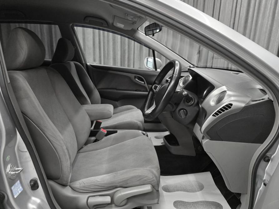 Honda Stream II Рестайлинг Красноярск  - изображение 10
