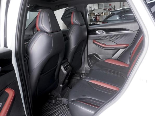 Geely Coolray I Рестайлинг с пробегом 2023 года, цена 2 050 000 рублей, 41279 км, внедорожник, Автокод Объявления