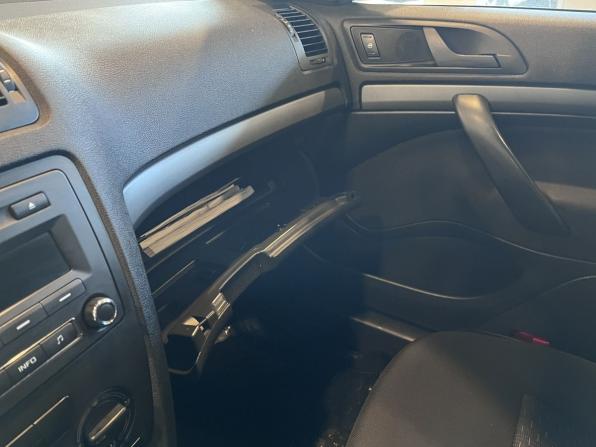 Skoda Octavia II (A5) Рестайлинг с пробегом 2011 года, цена 695 000 рублей, 207817 км, лифтбек, Автокод Объявления