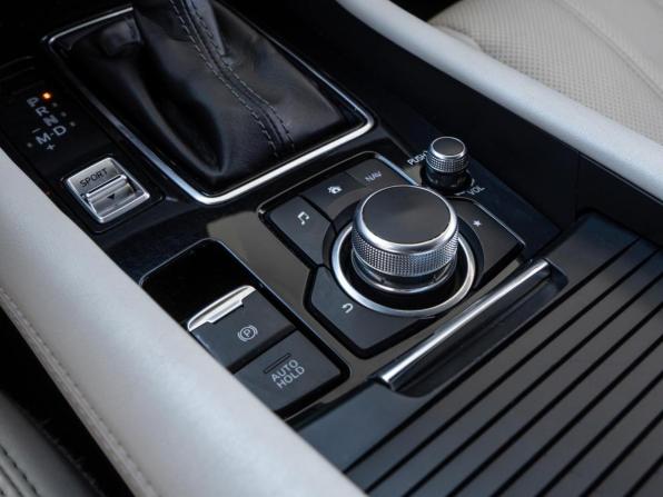 Mazda 6 III (GJ) Рестайлинг 2 с пробегом 2019 года, цена 2 198 000 рублей, 203716 км, седан, Автокод Объявления