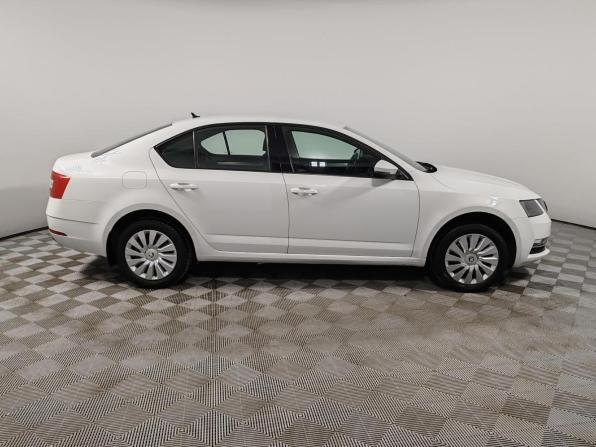 Skoda Octavia III (A7) Рестайлинг с пробегом 2020 года, цена 1 745 000 рублей, 122103 км, лифтбек, Автокод Объявления