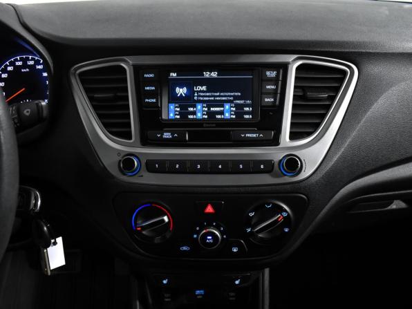 Hyundai Solaris II Рестайлинг с пробегом 2021 года, цена 1 139 000 рублей, 209923 км, седан, Автокод Объявления