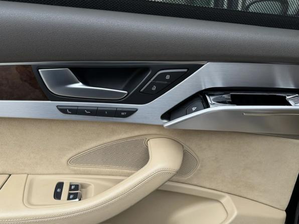 Audi A8 III (D4) Рестайлинг с пробегом 2016 года, цена 2 755 000 рублей, 260900 км, седан, Автокод Объявления