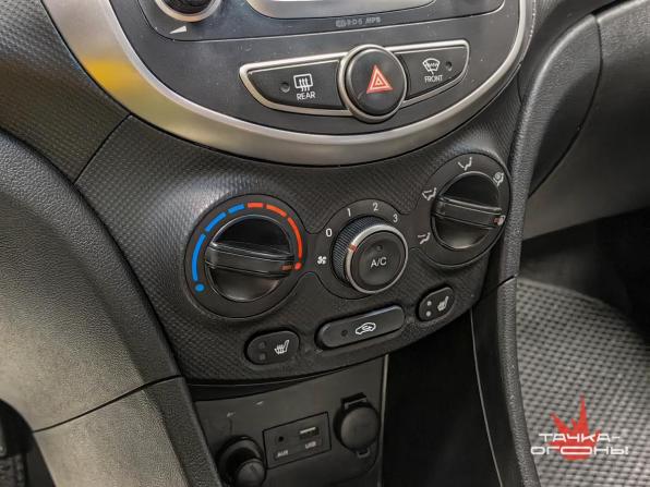 Hyundai Solaris I Рестайлинг с пробегом 2014 года, цена 775 000 рублей, 180000 км, хэтчбек, Автокод Объявления