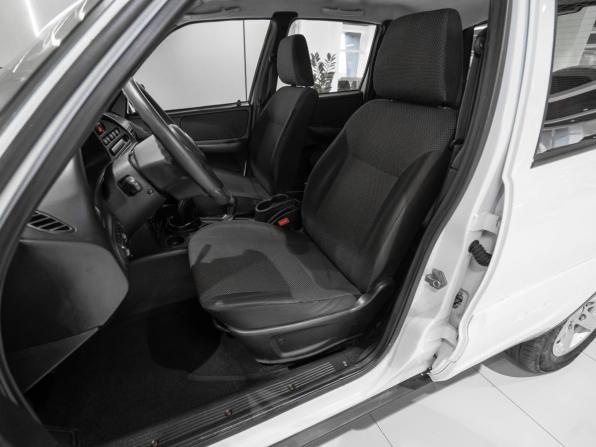Chevrolet Niva I Рестайлинг с пробегом 2016 года, цена 630 000 рублей, 135077 км, внедорожник, Автокод Объявления