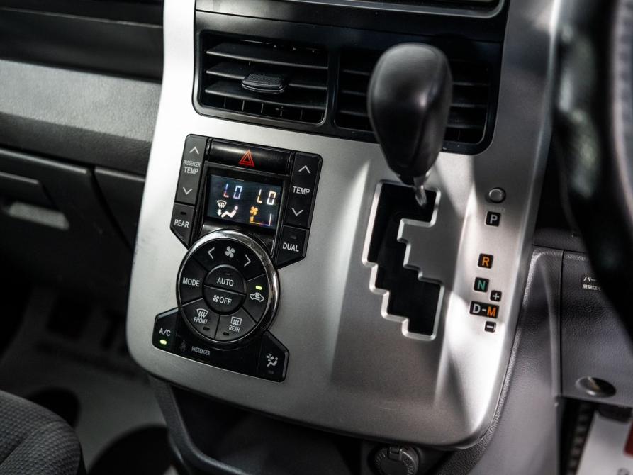 Toyota Noah II (R70) Иркутск  - изображение 12