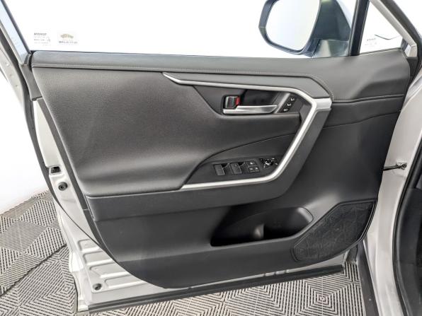 Toyota RAV4 V (XA50) с пробегом 2021 года, цена 3 350 000 рублей, 93485 км, внедорожник, Автокод Объявления